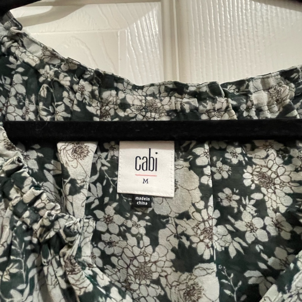 Green floral cabbie oversized blouse.